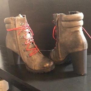Dolce by Mojo Moxy grey heeled boot
